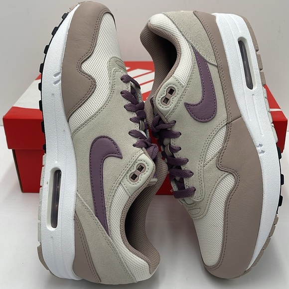 Nike Men’s Nike Air Max 1 SC
Light Bone/Phantom/ Diffused Taupe/Violet Dust - Picture 14 of 14